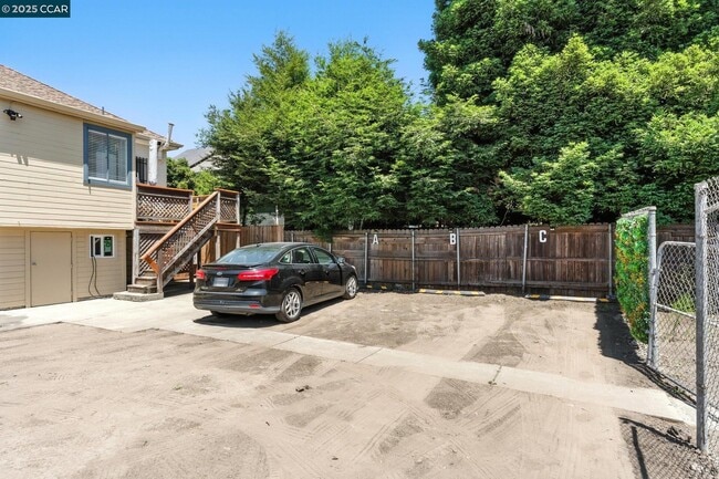 Building Photo - 1051 63rd St