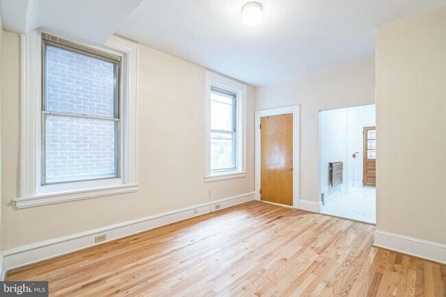 Building Photo - 257 S 21st St