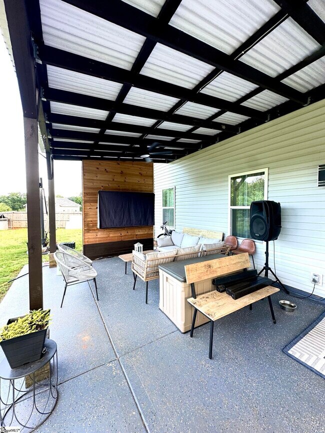 Building Photo - 304 Wyngate Ct