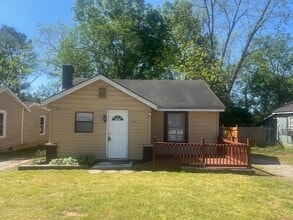 Building Photo - 1114 Wright St