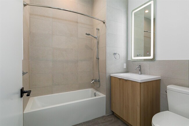 Building Photo - 200 Arno Dr