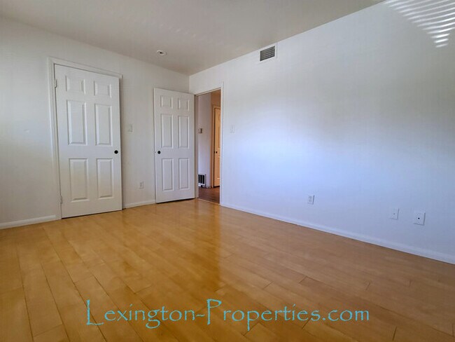 Building Photo - Beautifully Remodeled, 2BD/1BA, Condo Avai...