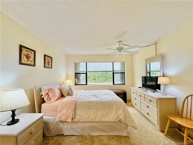 Building Photo - 9490 S Ocean Dr