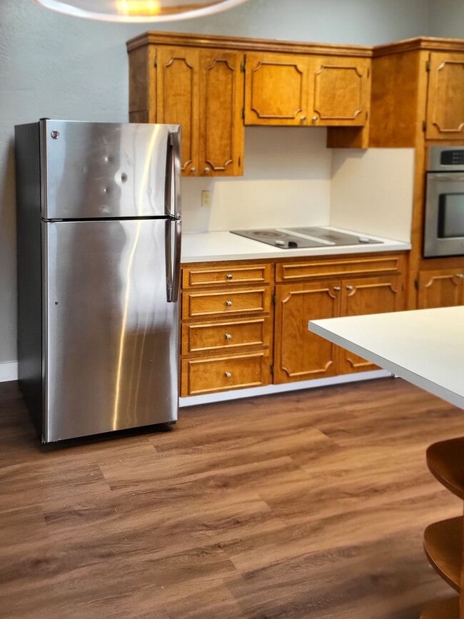 Building Photo - 970 Cascade Dr NW