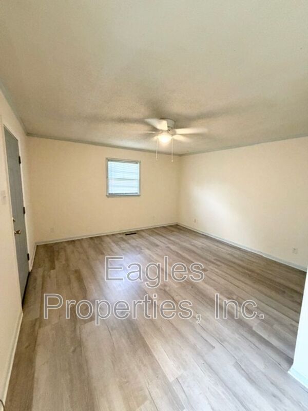 Building Photo - 2803 Warrick Cir
