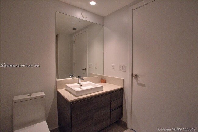 Building Photo - 1080 Brickell Ave
