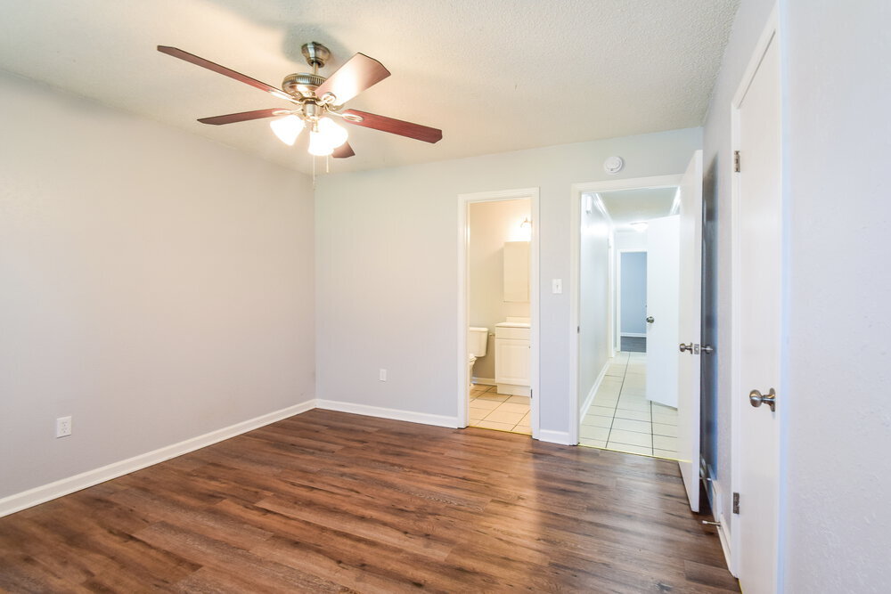Building Photo - 5691 Briarwood Dr