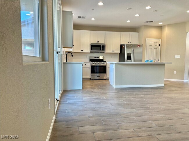 Building Photo - 6551 Dove Pt Pl