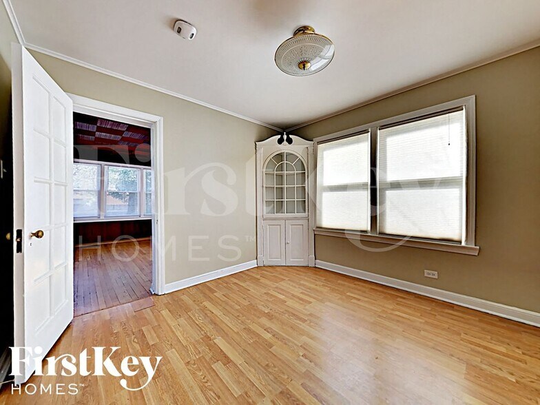 Building Photo - 1573 W 100th Pl