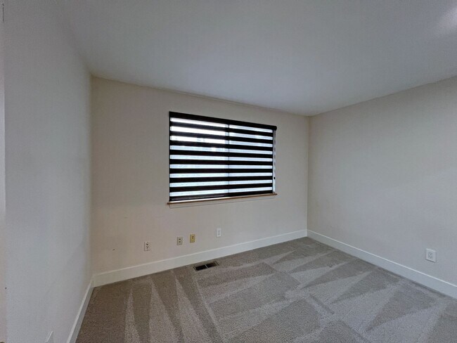 Building Photo - Gorgeous 3 Bedroom 2 Bath Home in Desirable Fairwood, Renton