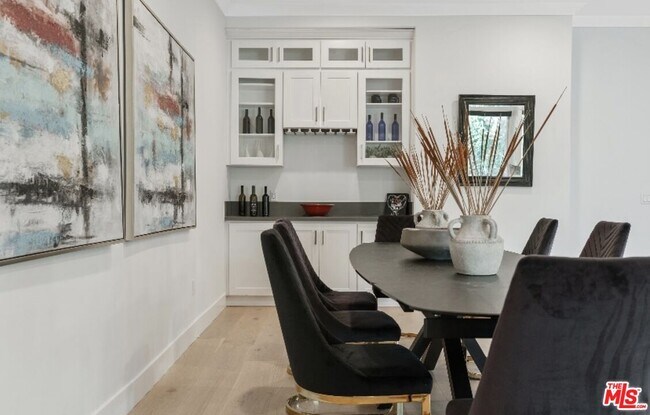 Building Photo - 19148 W Oxnard St