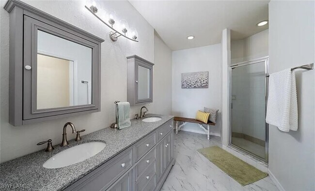 Building Photo - 640 Lalique Cir