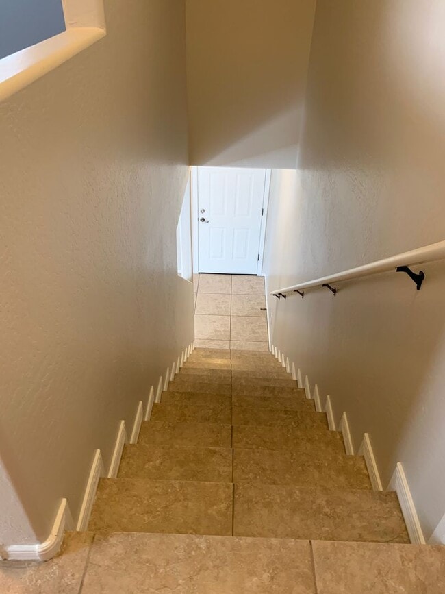Building Photo - Two Bedroom / I17 Freeway Access