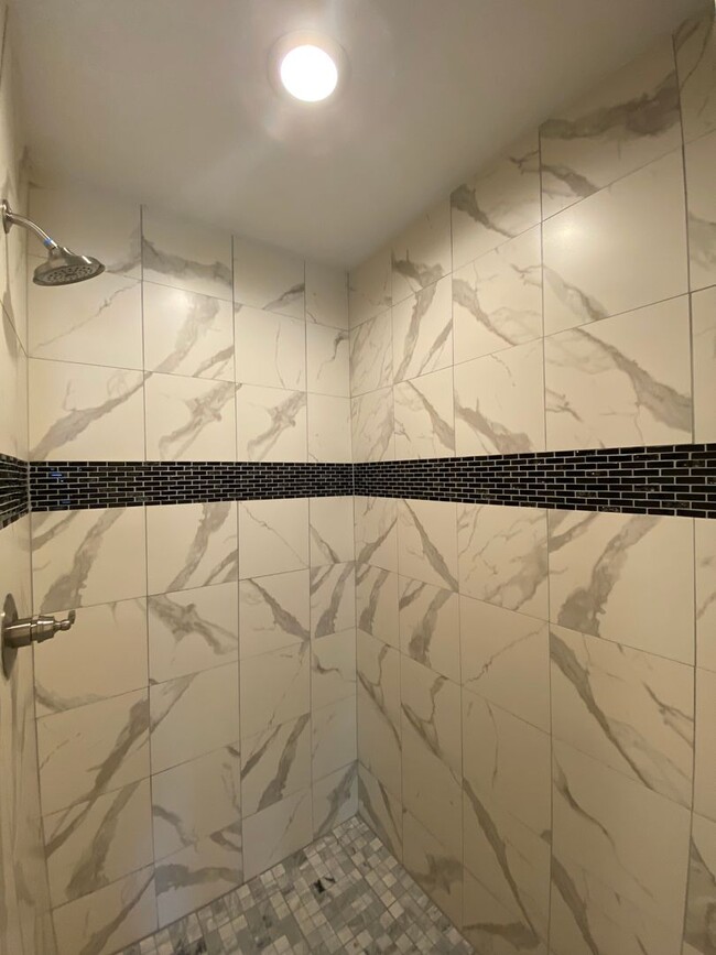 Building Photo - Desirable SE Ocala neighborhood 3/2/2 ** Wont Last**