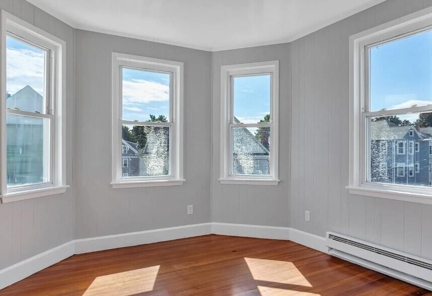 Building Photo - 109 Pocasset Ave