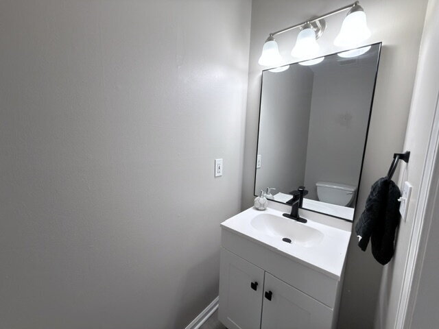 Building Photo - Spacious 4BR Home with Fenced Yard, Community Pool & 2-Car Garage