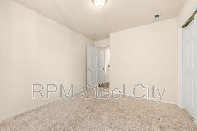 Building Photo - 2231 Meadowlark Ln