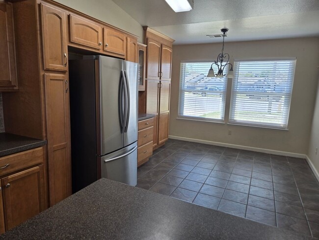 Building Photo - Pet Friendly solar home!