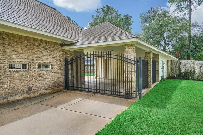 Building Photo - 3427 Lost Oak Dr