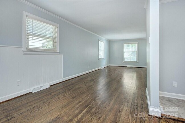 Building Photo - 308 Seneca Pl