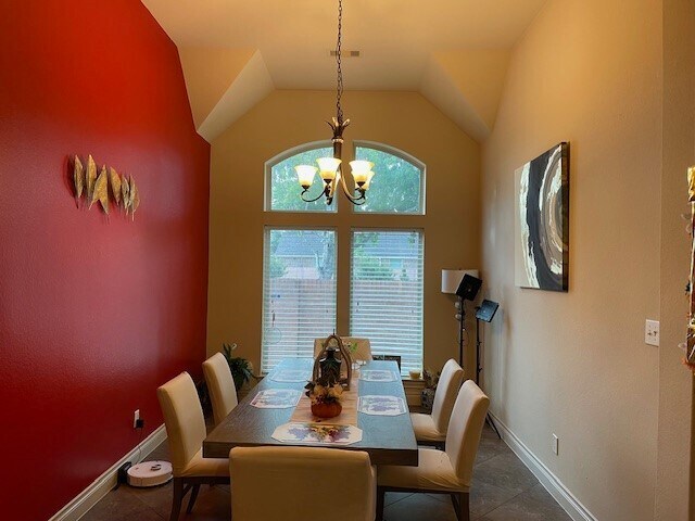 Building Photo - 2801 Field Hollow Dr