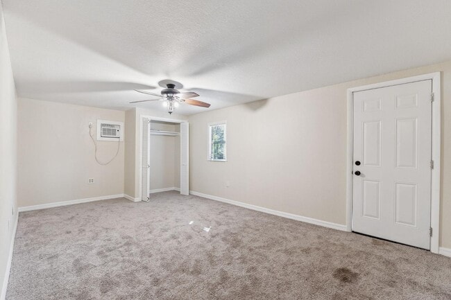 Building Photo - 38341 Palm Grove Dr