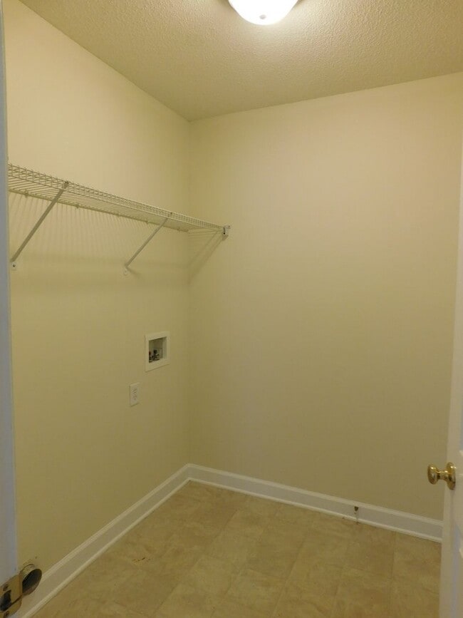 Building Photo - 113 Fairmount Way