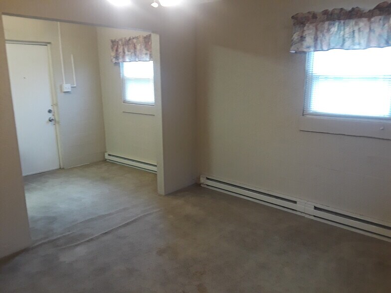 Unit 1 DR - 1913 6th Ave