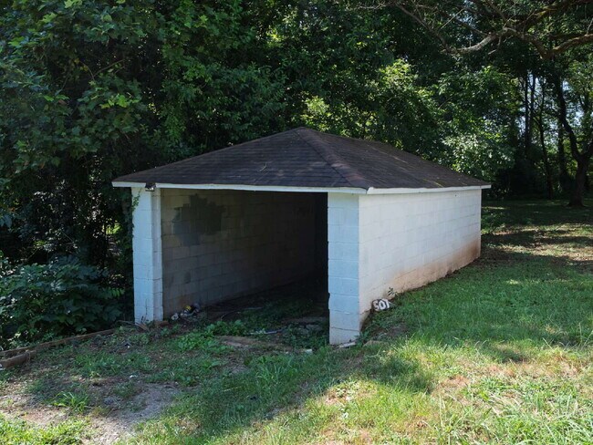 Building Photo - 507 8th Ave Ext