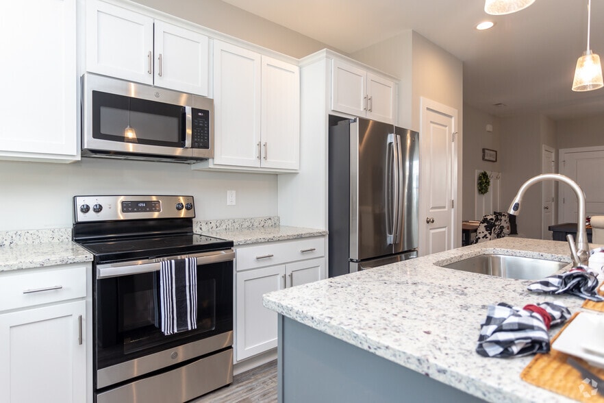 The Windsor - 2BR,2.5BA - English Commons Apartments