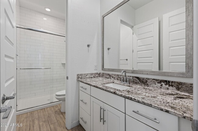 Building Photo - 203 E Birchwood Pl