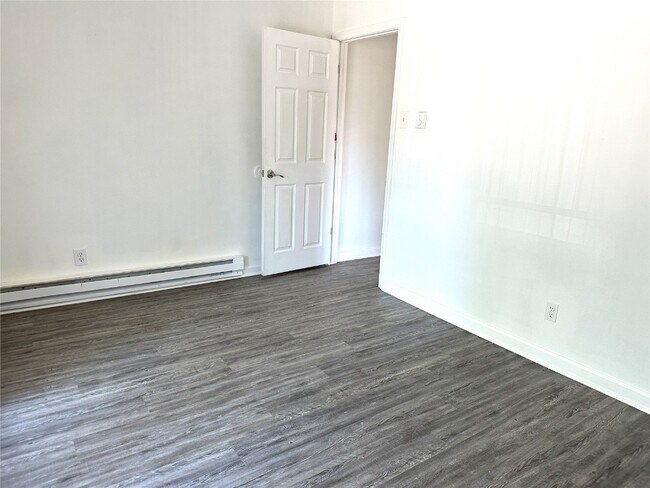 Building Photo - 7571 Hazelcrest Dr