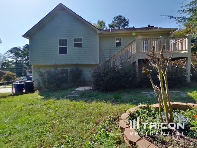 Building Photo - 8978 Western Pines Dr