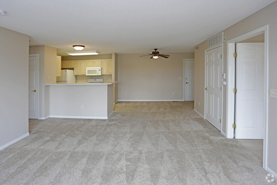 2BR, 2BA - 1,120 SF - Donegal Pointe Apartments