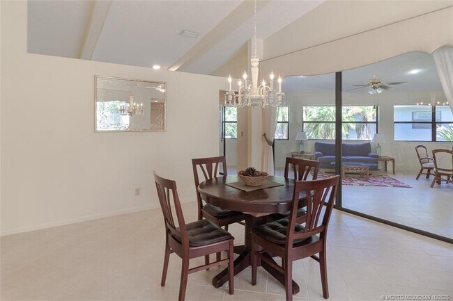 Building Photo - 2343 SW Spoonbill Dr