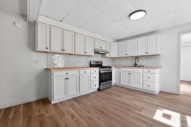 Building Photo - 804 Illinois Ave