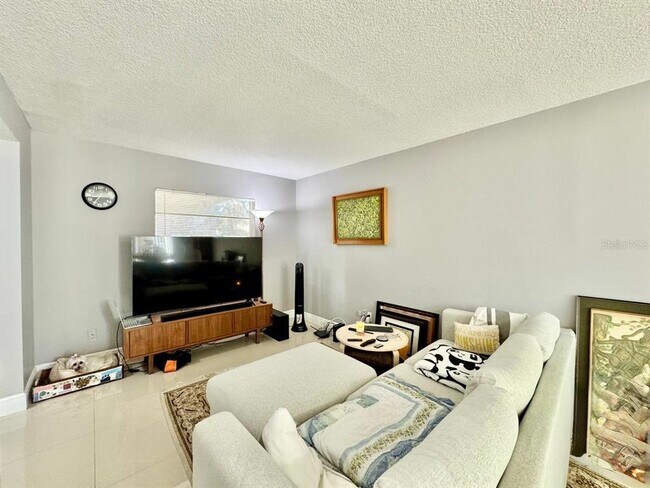 Building Photo - 5216 Tennis Ct Cir