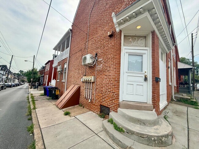 Building Photo - 326 S Christian St