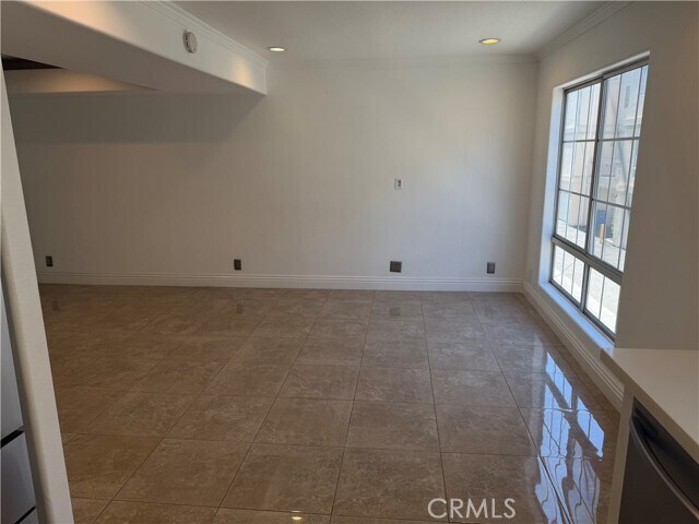 Building Photo - 5340 Las Virgenes Rd