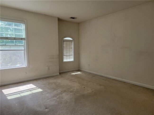 Building Photo - 2143 Worrall Hill Dr