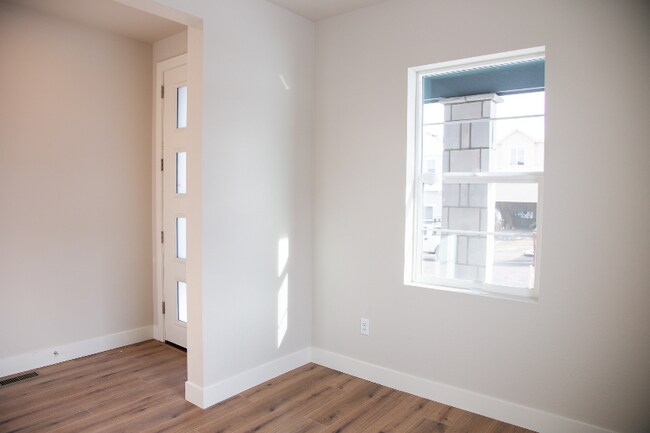 Building Photo - 8547 Cheraw St