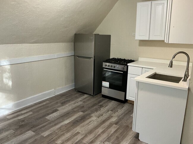 Building Photo - 2457 N 49th St