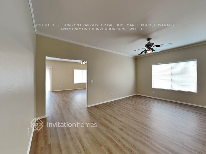 Building Photo - 10535 W Chickasaw St