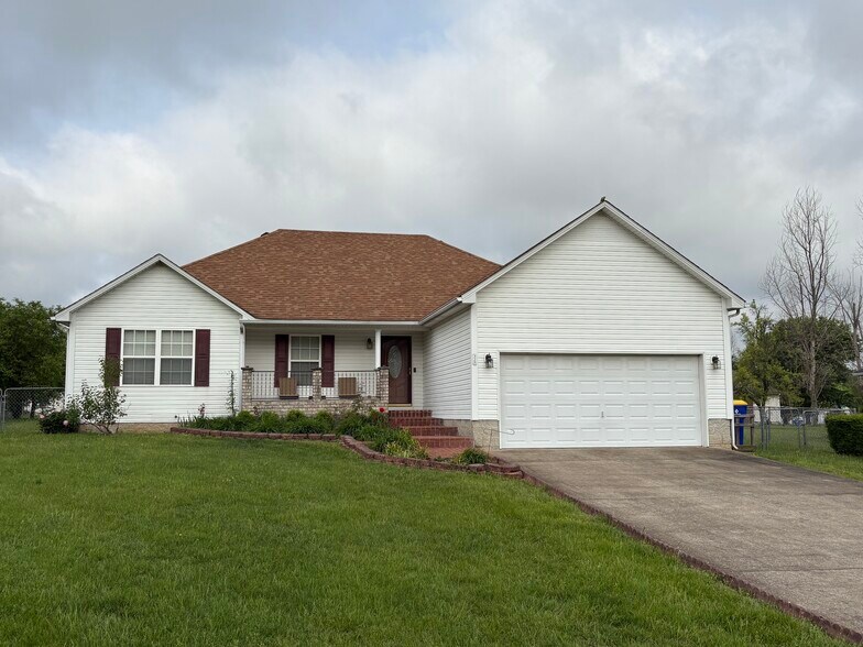 Primary Photo - 320 Red Elm Ln
