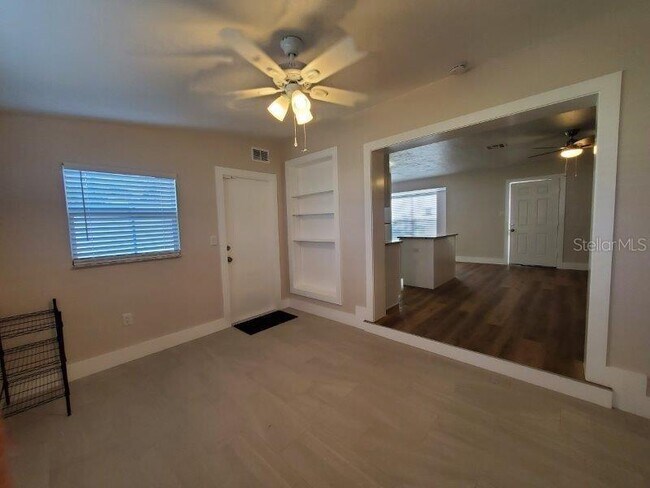 Building Photo - 2472 Picnic St