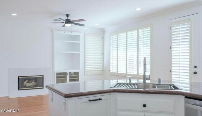 Building Photo - 3064 Ferncrest Pl