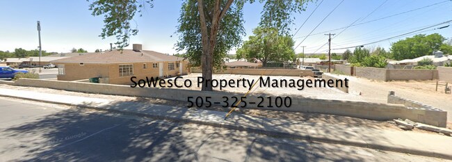 Building Photo - Three Bedroom Home in Central Farmington