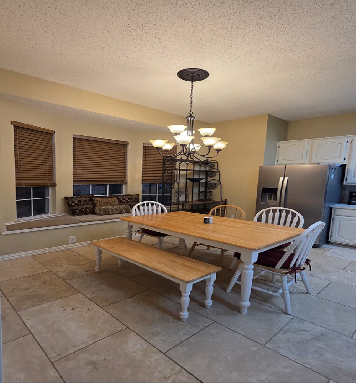 Gather with your family in the refined comfort of an inviting kitchen - 10913 Alexandria Dr