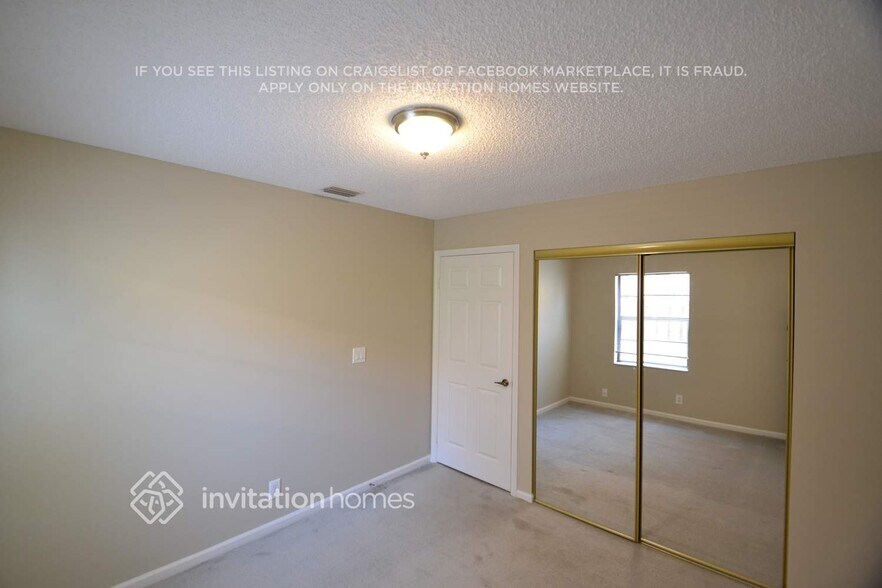 Building Photo - 2528 La Cristal Cir