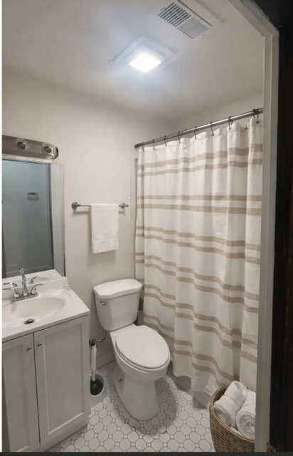 Building Photo - 209 W Fifth Ave